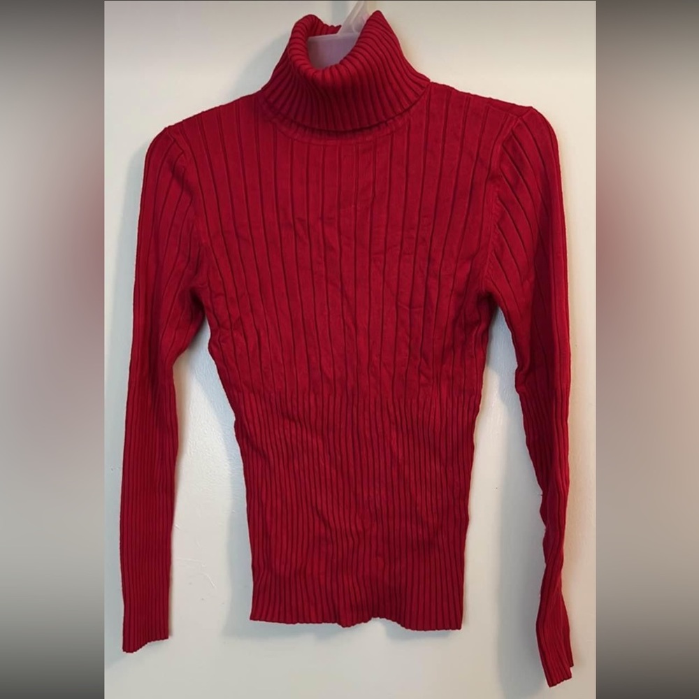 No Boundaries Turtleneck Top (free with purchase)